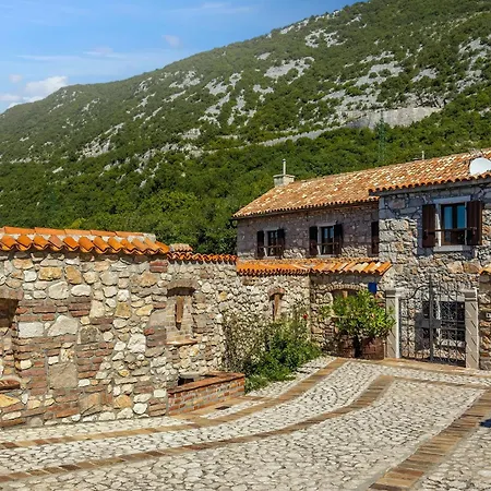Mea With Private Pool - Happy Krizisce